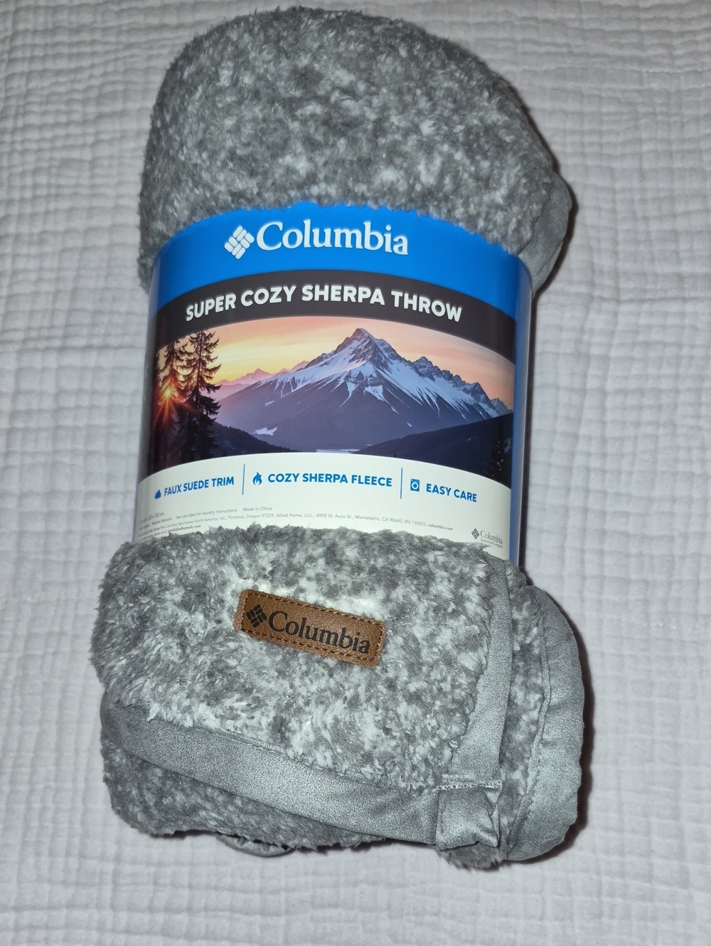 Columbia Super Cozy Sherpa Throw - Light Gray